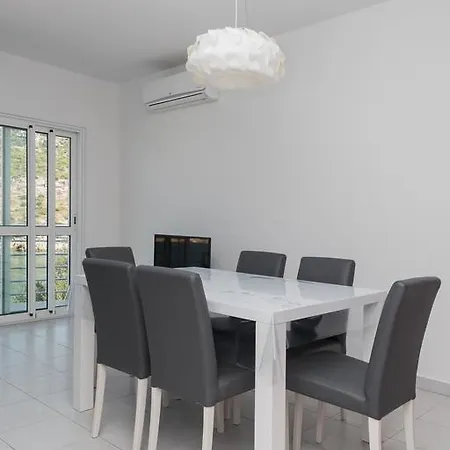 Dragan Grubisic Lägenhet Primošten